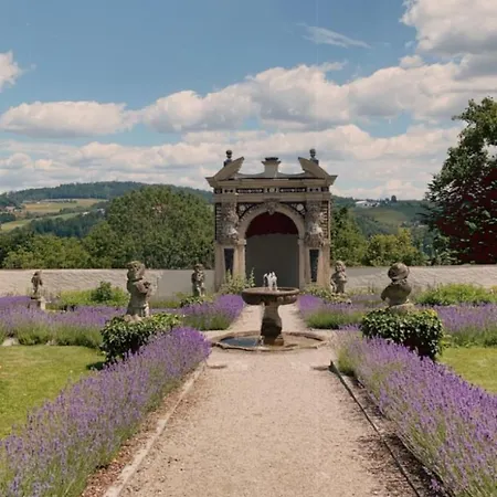 Gaestehaus Maelzerei Auf Schloss Neuburg Am 3*