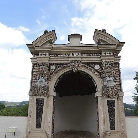Gaestehaus Maelzerei Auf Schloss Neuburg Am